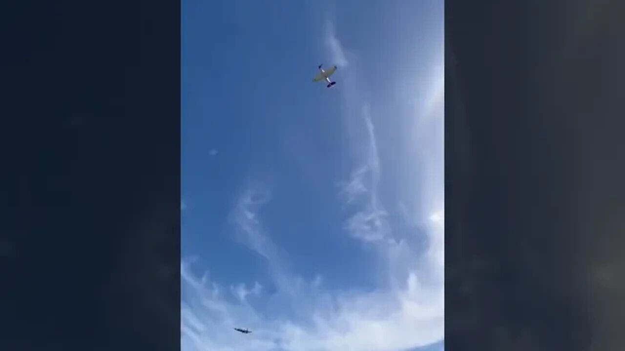 🚨 2nd Video of #Texas B-17 Bomber and plane collide at #Dallas Texas Airshow