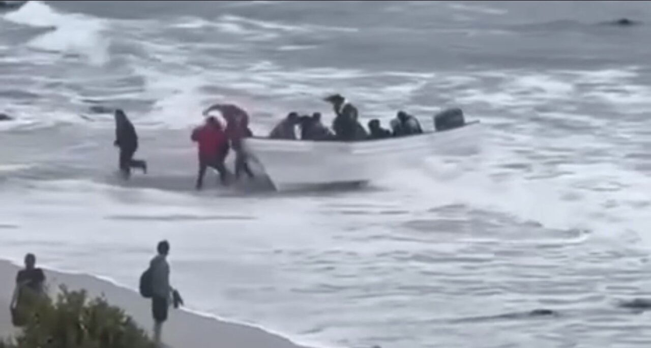 Laguna Beach, CA. Illegal Immigrants invading in broad daylight this morning.