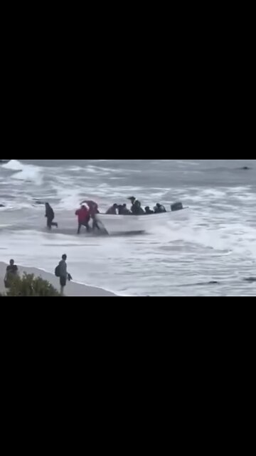 Laguna Beach, CA. Illegal Immigrants invading in broad daylight this morning.