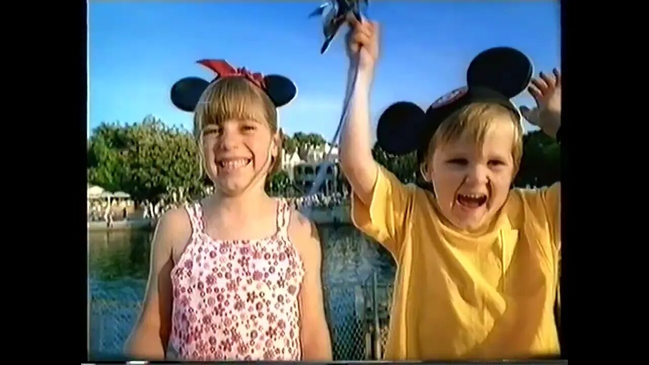 Promo - Disneyland Resort in California - Qantas (2002)