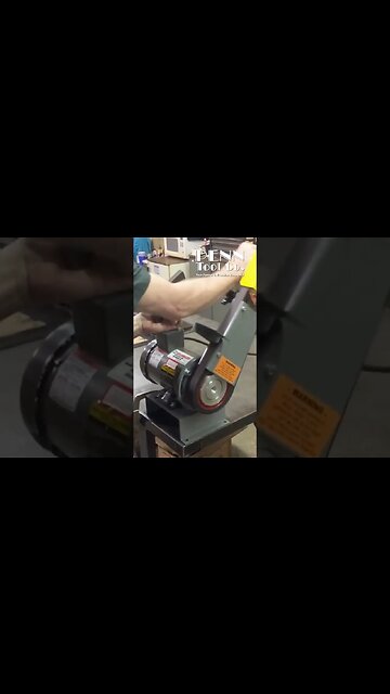 Handy adjustable belt grinder