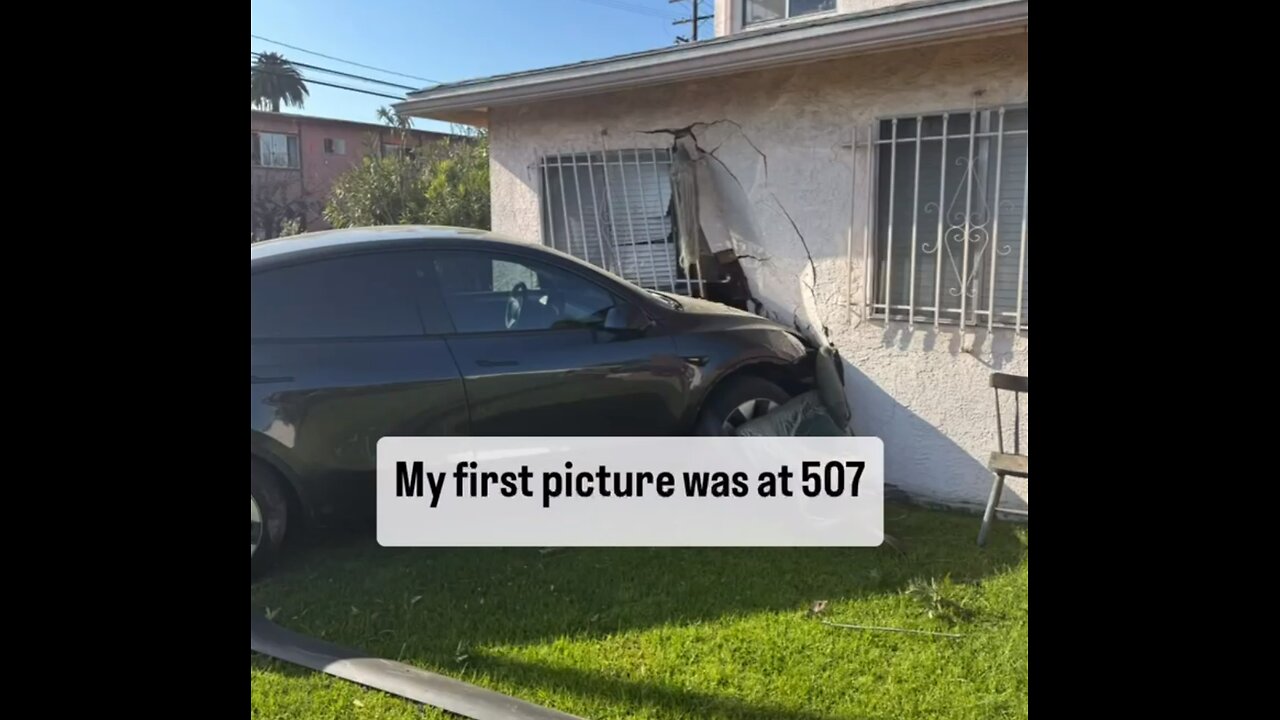 Tow truck driver arrives at Tesla crash without being called and tries to take car