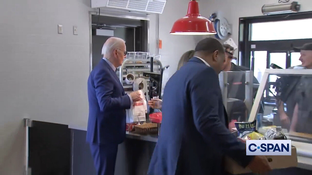 Biden Tried To Copy Trump By Going To A PA Gas Station… He Got Ignored By Everyone There