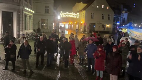 Greifswald - Martin von den Blauen Lichtern mit einigen Worten 05.12.2022