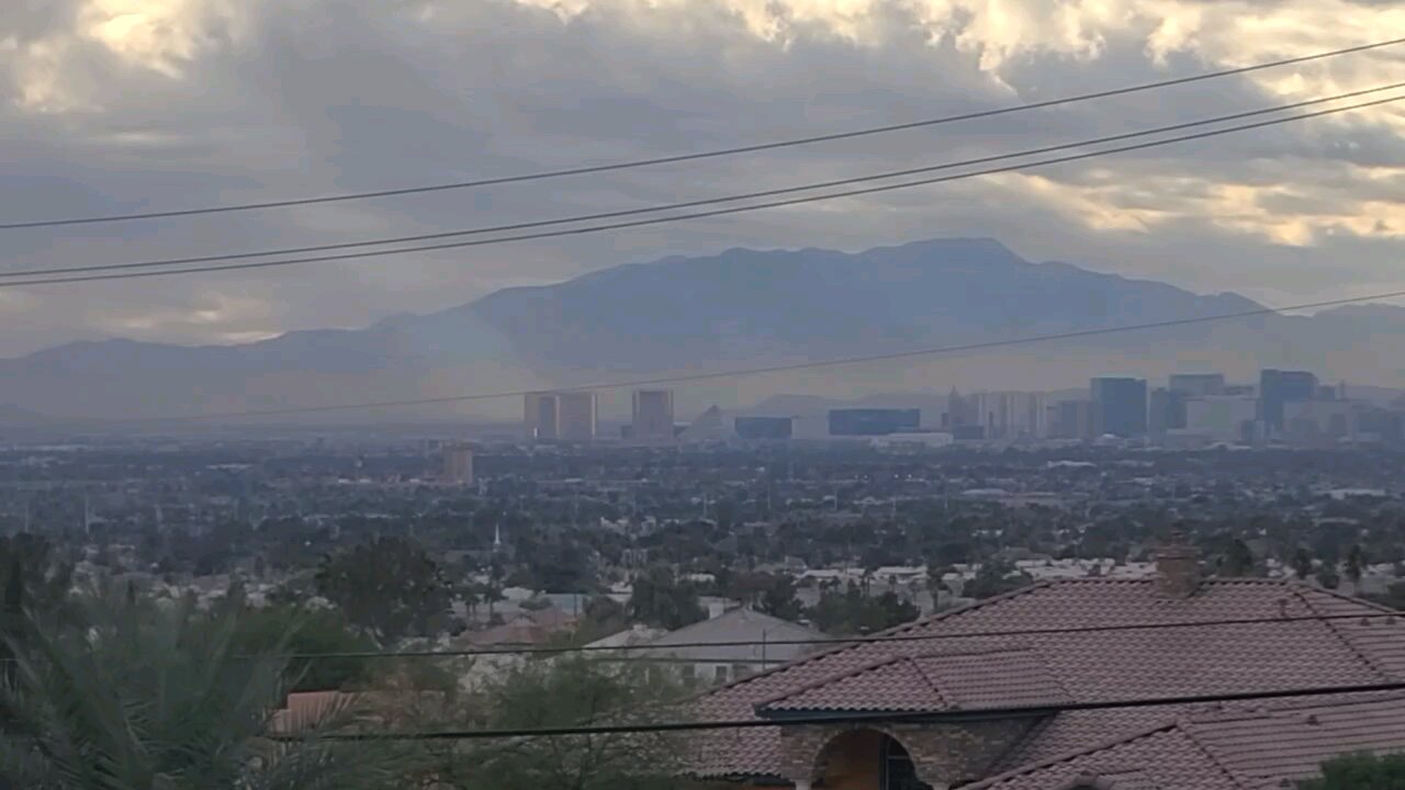 Did you see the soupy skies over Las Vegas today? Check this out! 12.12.2024 #follow #lasvegas