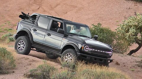 2021 Ford Bronco SOFT TOP - Good or Bad? Offroad Test