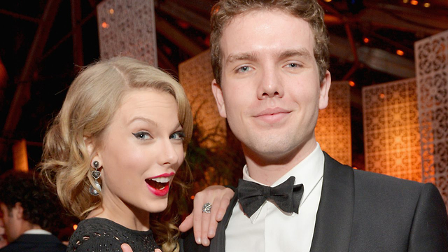 Taylor Swift Shares Sweet Message On National Siblings Day!