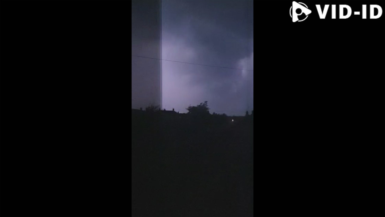 Big Thunderstorm After a Heat Wave in the UK || VID-ID