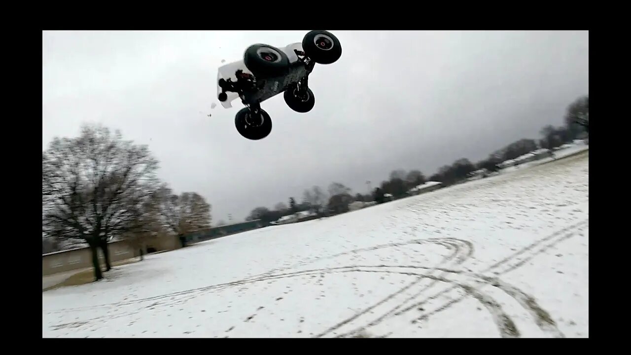 Arrma Outcast 1/5 scale snow day bash (800 KV VS 1950 KV)