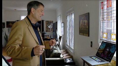 Bernie Kosar talks with Travis Kelce's Dad ahead of playoff game