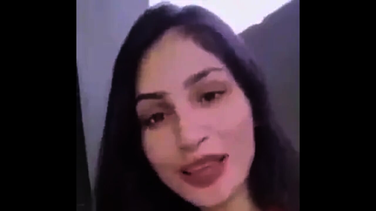 Are You Agree??? || کیا یہ صحیح کہے رہی ہے؟