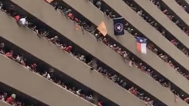 America Works Together To Return Dropped Hat During Parade — EPIC!