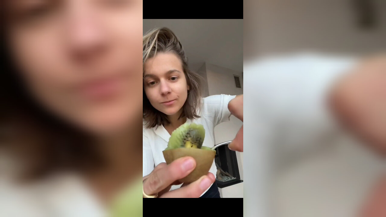 Unbelievable Fact | The best way to eat a KIWI in the World !!