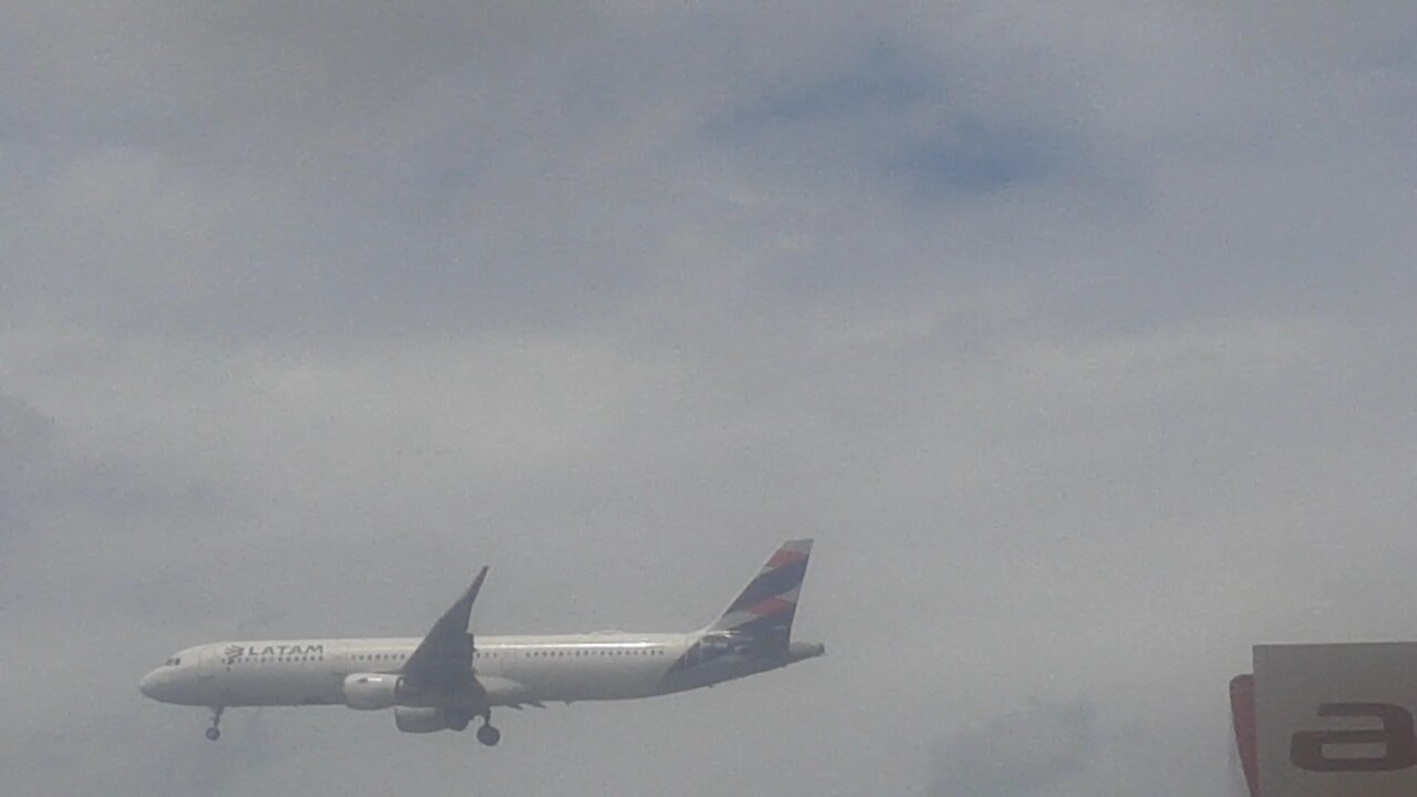 Airbus A321 PT-XPB vindo de Guarulhos para Manaus