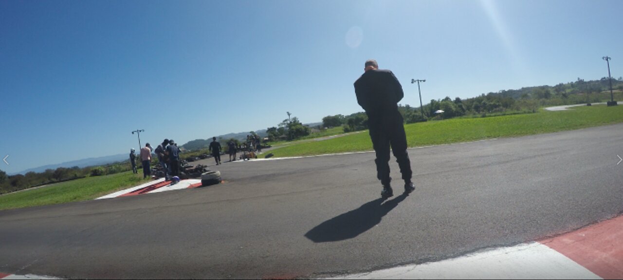 open battery, with 13hps kart.bateria aberta, com kart de 13hps.