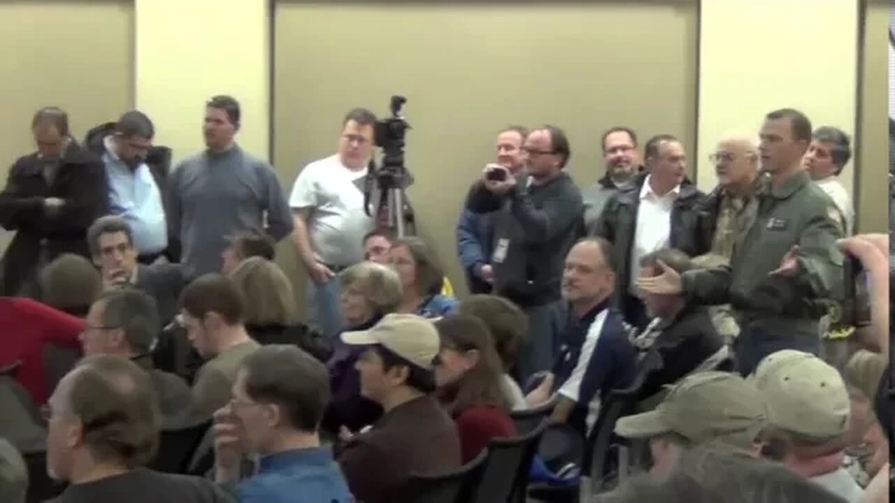 Veteran Stands Up For 2nd Amendment At Chicago Anti-Gun Forum