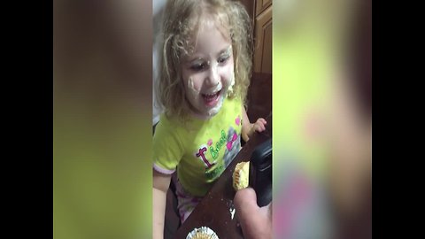 Girl's Reaction to Messy Face will make you LOL!