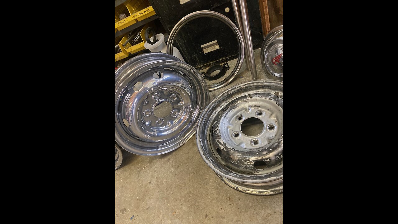1957 Austin Healey Steel Wheels Get Deep Clean & 4 Layers Of Powder Coating. Prismatic Chrome & Sox!
