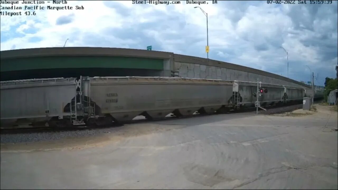 CSX SD70MAC Leading SB CP Grain at Dubuque Junction, IA on July 2, 2022 # Steel Highway #