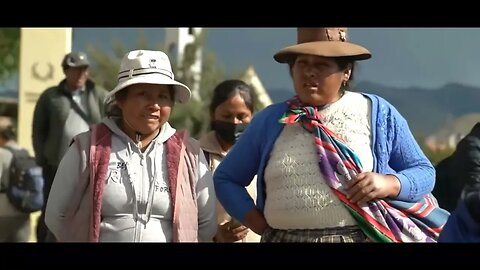 In Cusco, Peruvians on indefinite strike, airport closed and train to Machu Picchu suspended