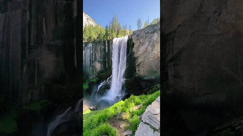 Beautiful Waterfall with Original Sound