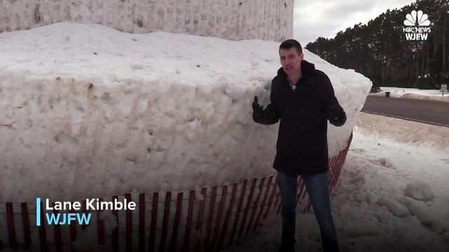 Minocqua puts finishing touches on 30-foot-tall snowman after three-year hiatus