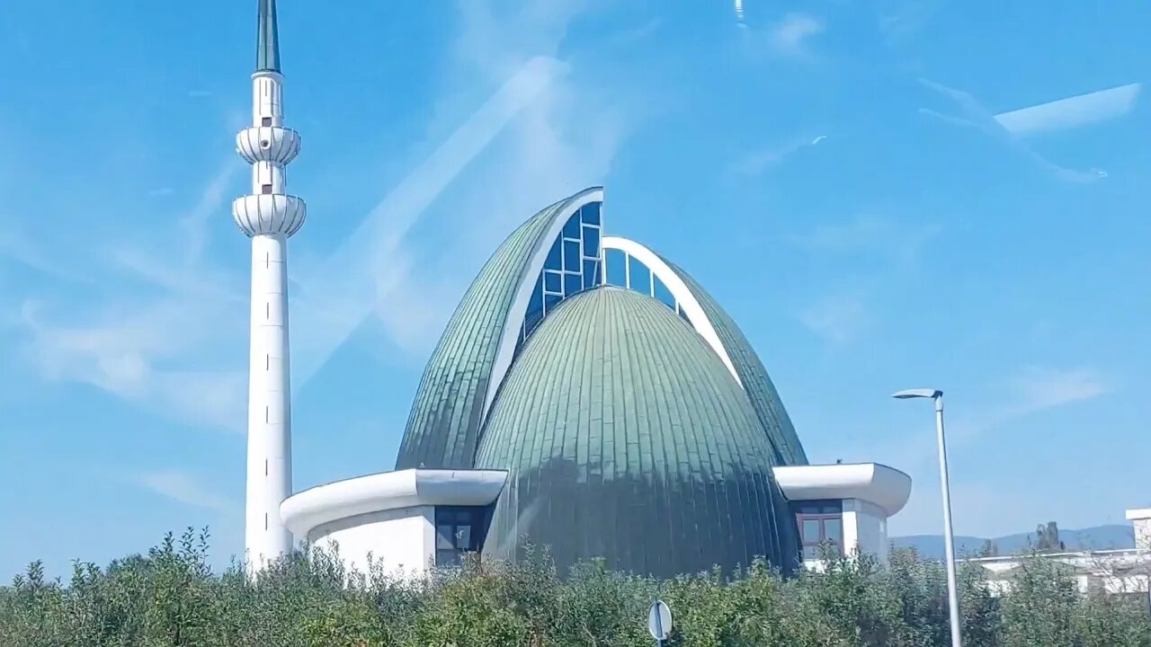 Inside the beautiful Central Masjid of #Zagreb #Croatia 🇭🇷 ZAGREBAČKOJ DŽAMIJI #HRVATSKA