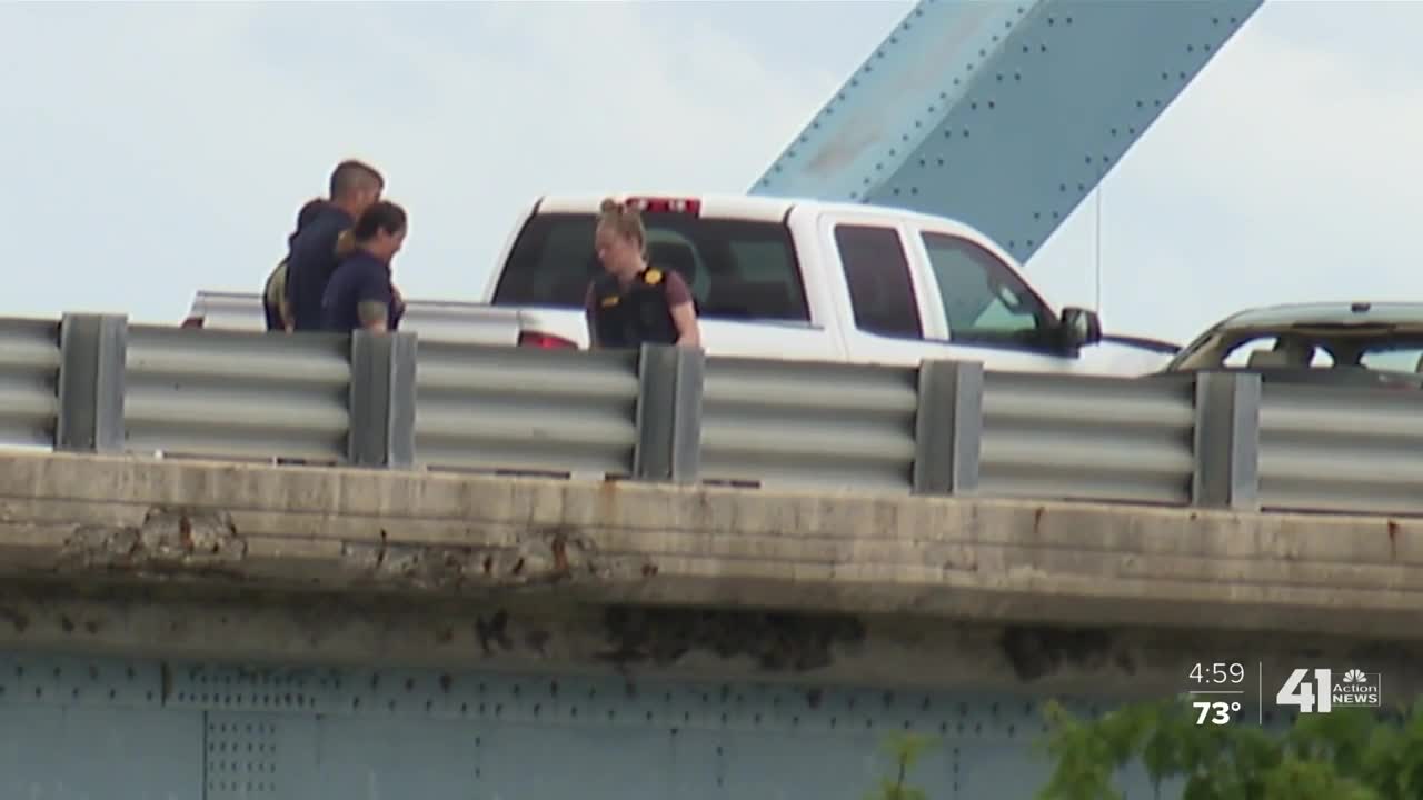 Police: Ft. Leavenworth soldier stops active shooter on bridge