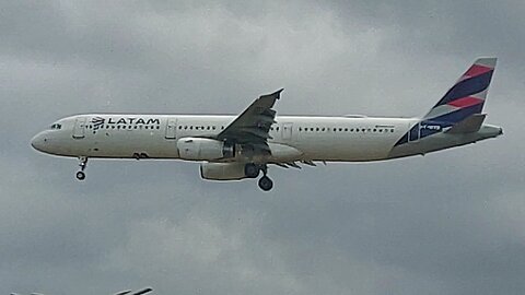 Airbus A321 PT-MXB coming from Guarulhos to Manaus