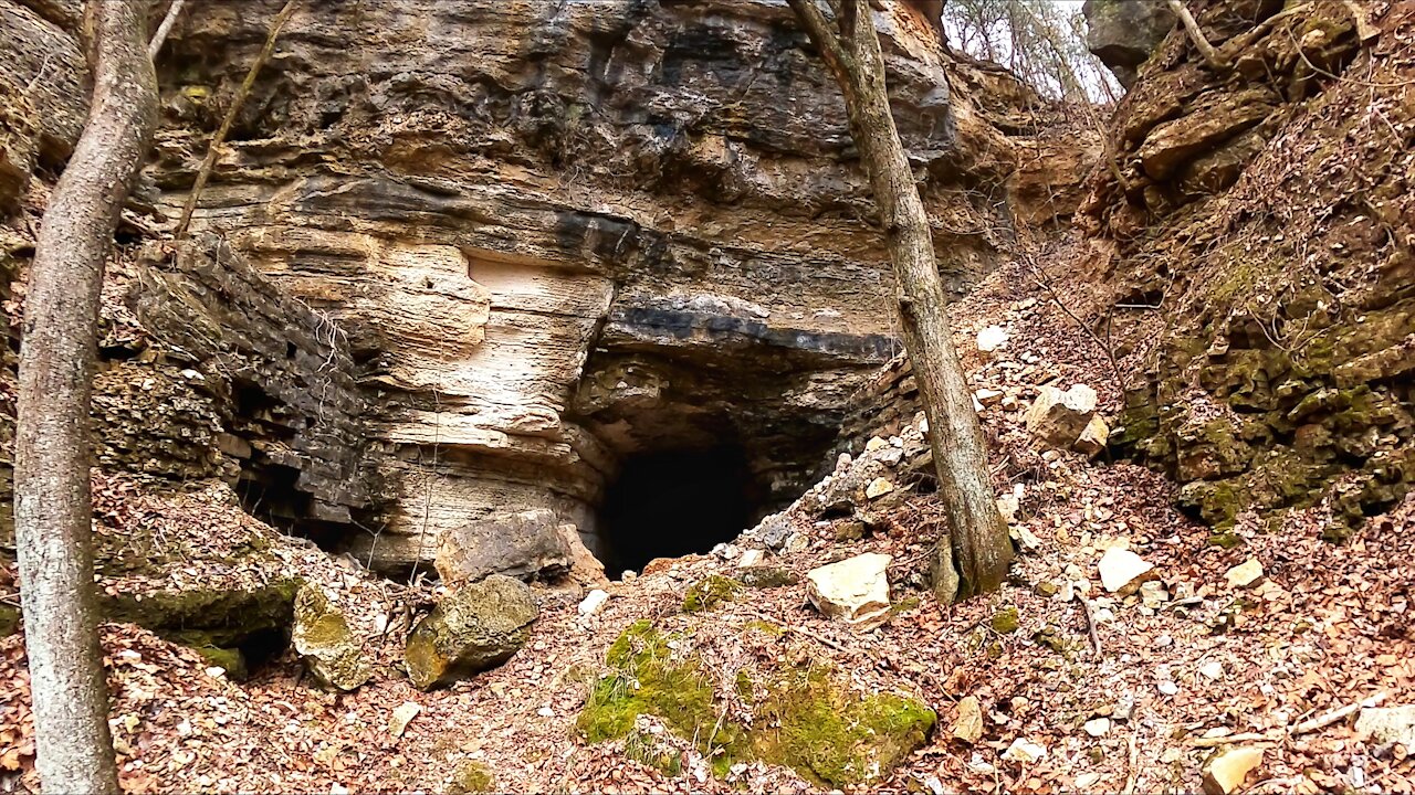 Charcoal Gap Tunnel - Arkansas[ Jan. 2021 ]