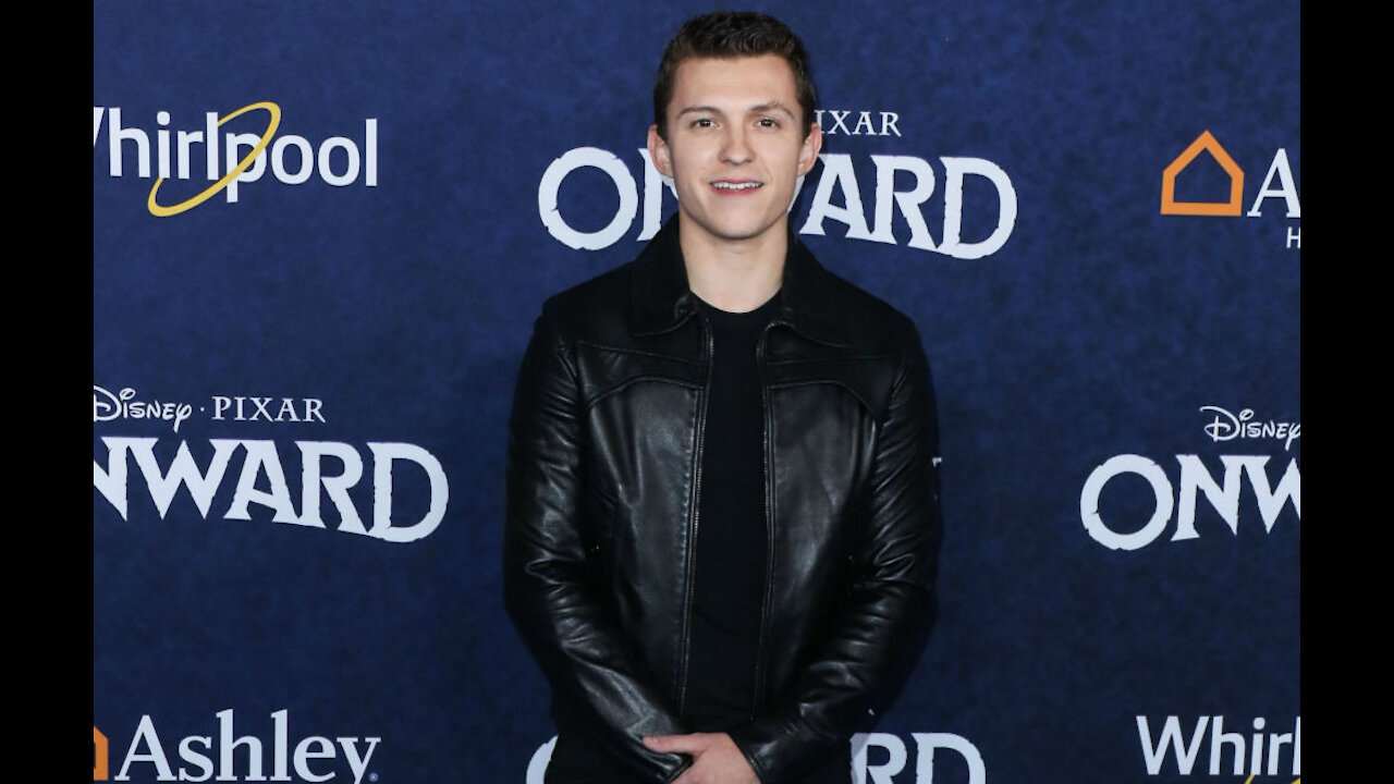 Tom Holland wants to play James Bond