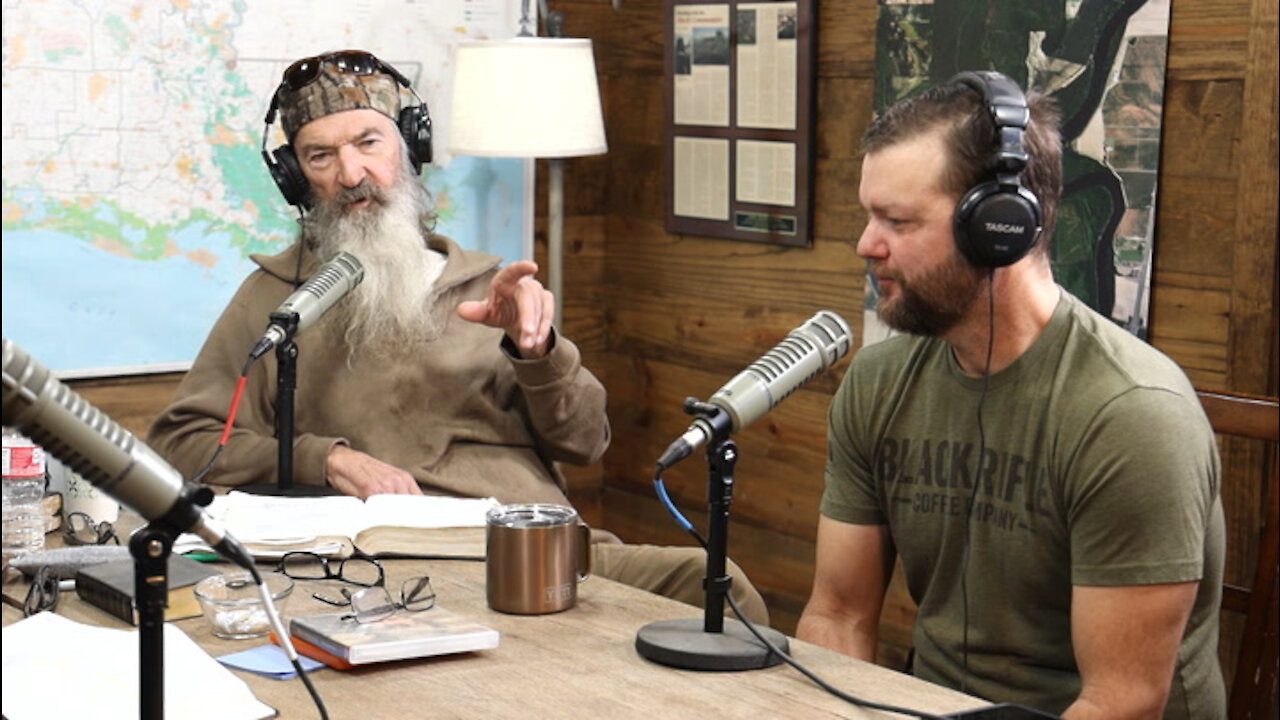 Uncle Si’s Resurrection Duck Hunt, Phil Breaks the Robertson Code & Redneck Explosions | Ep 223