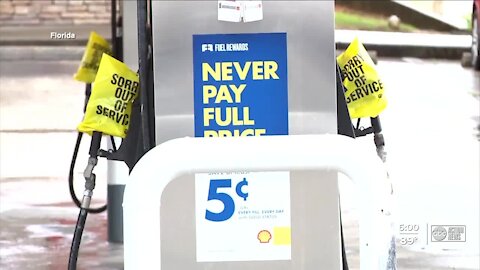 Experts: Gas shortage due to panic buying