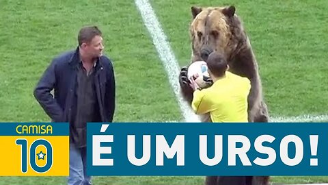 É um URSO! Jogo na RÚSSIA extrapola limites da criatividade!