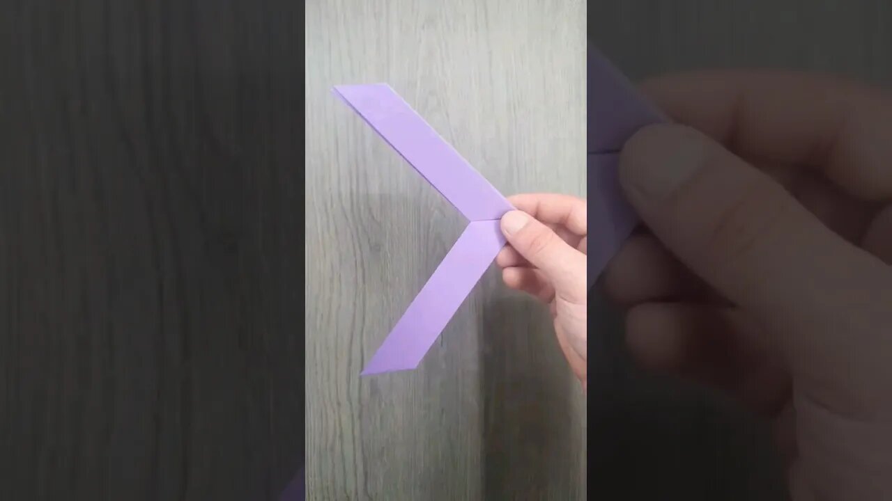 Origami paper craft boomerang toy - it comes back! with Ski #origami #paper #boomerang #diy #toy