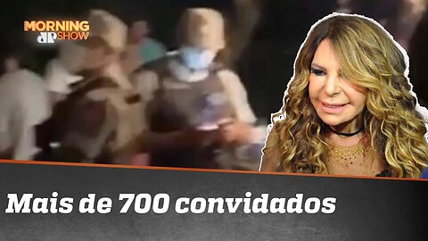 Elba Ramalho diz que estava orando durante festão na casa dela