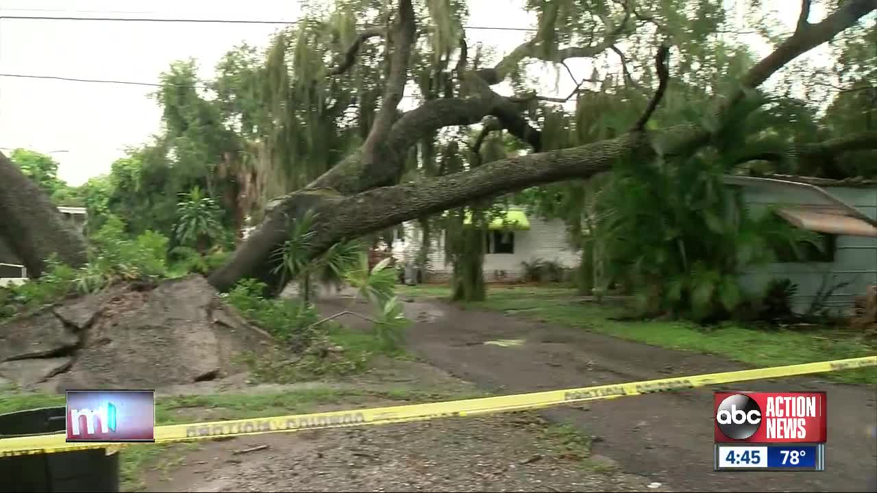 Bradenton woman says she slept in car with child because of rain damage