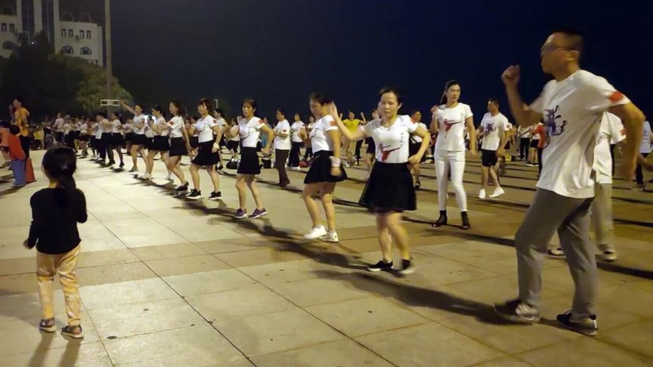 舞蹈《拥抱你离去》拥抱着你离去 愿您岁月长青【順能炫舞團】