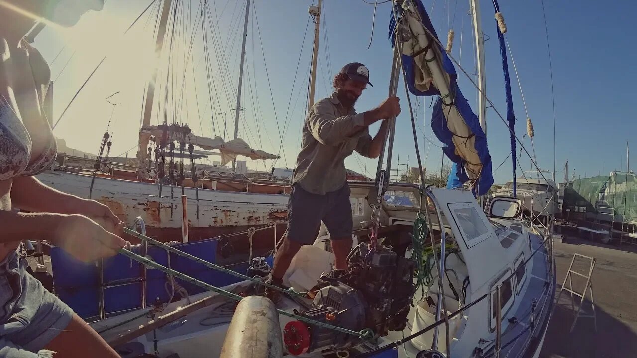 Filling holes in Fibreglass and Rigging for Lifting - Free Range Sailing Ep 68