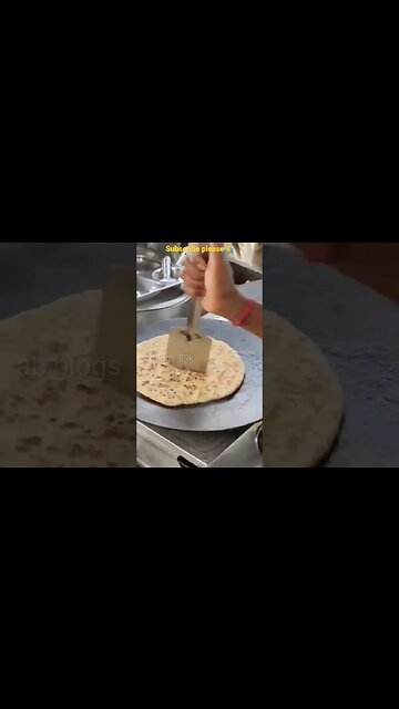 आलू का पराठा dekho 😱😱#viral #blogs #shortsfeed #youtubeshorts #funny#foodshorts#newfoodvlog #shorts