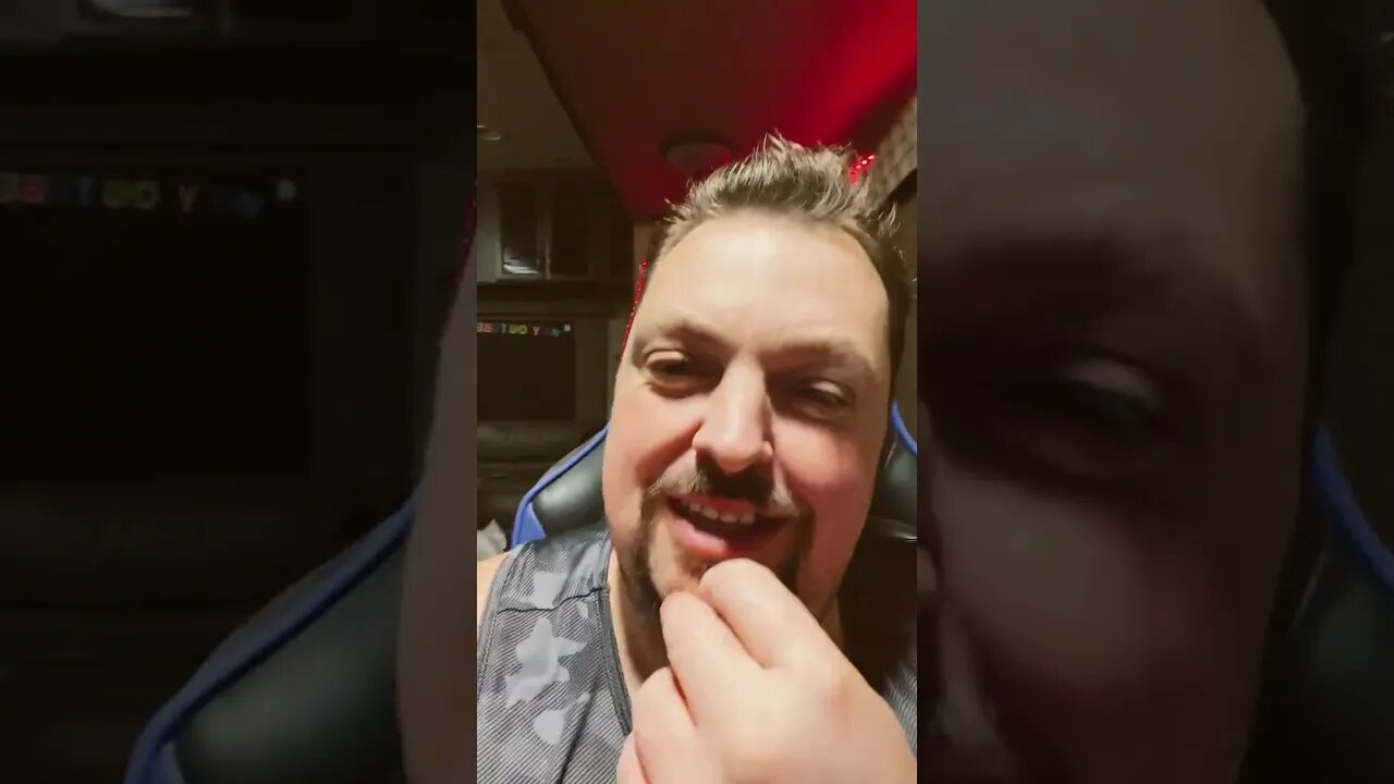 Dude Wrestles A Tiger! 🐅 😲