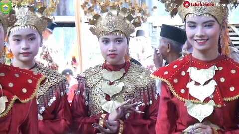 ACARA RESEPSI PERNIKAHAN DEKA PUTRI ANDINI S.PD & WAHYU ARDITYA A.MD COM /PUTRI BPK ERLAN & IBU MUS