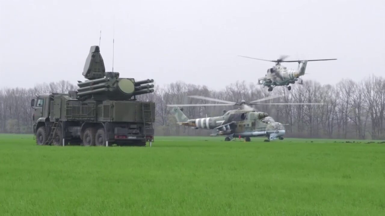★★★ Russian Helicopters Provide Air Cover for Convoys