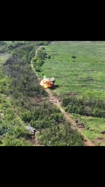 ★★★ Russian BMP-2 Hits AT Mine in Zaporizhzhia Oblast