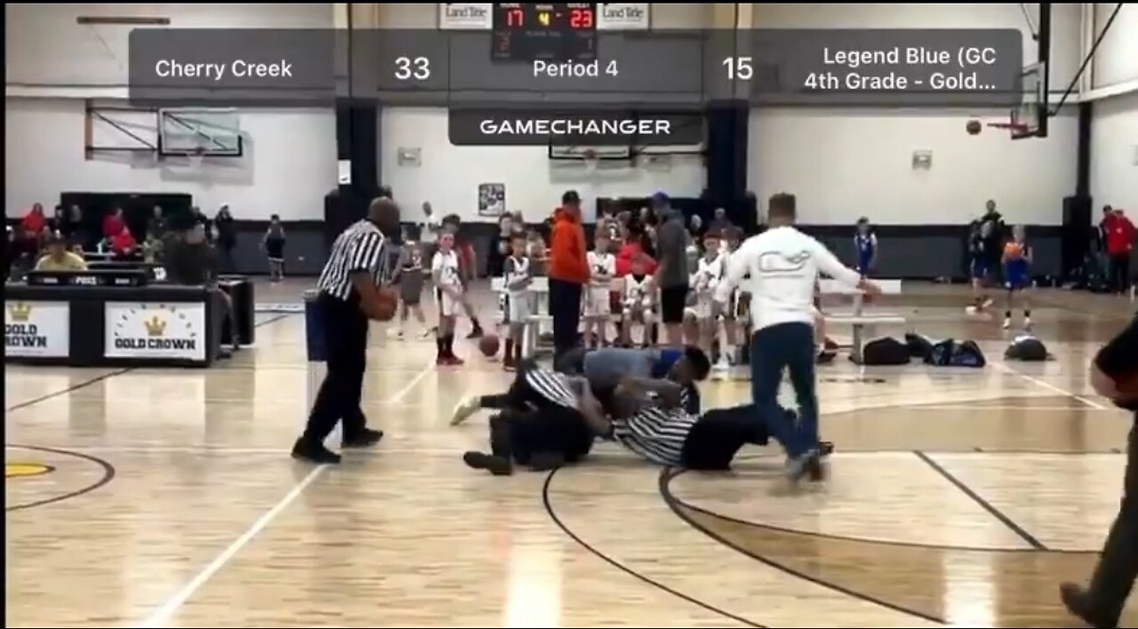 3 Refs Fight At A 4TH GRADE Basketball Game