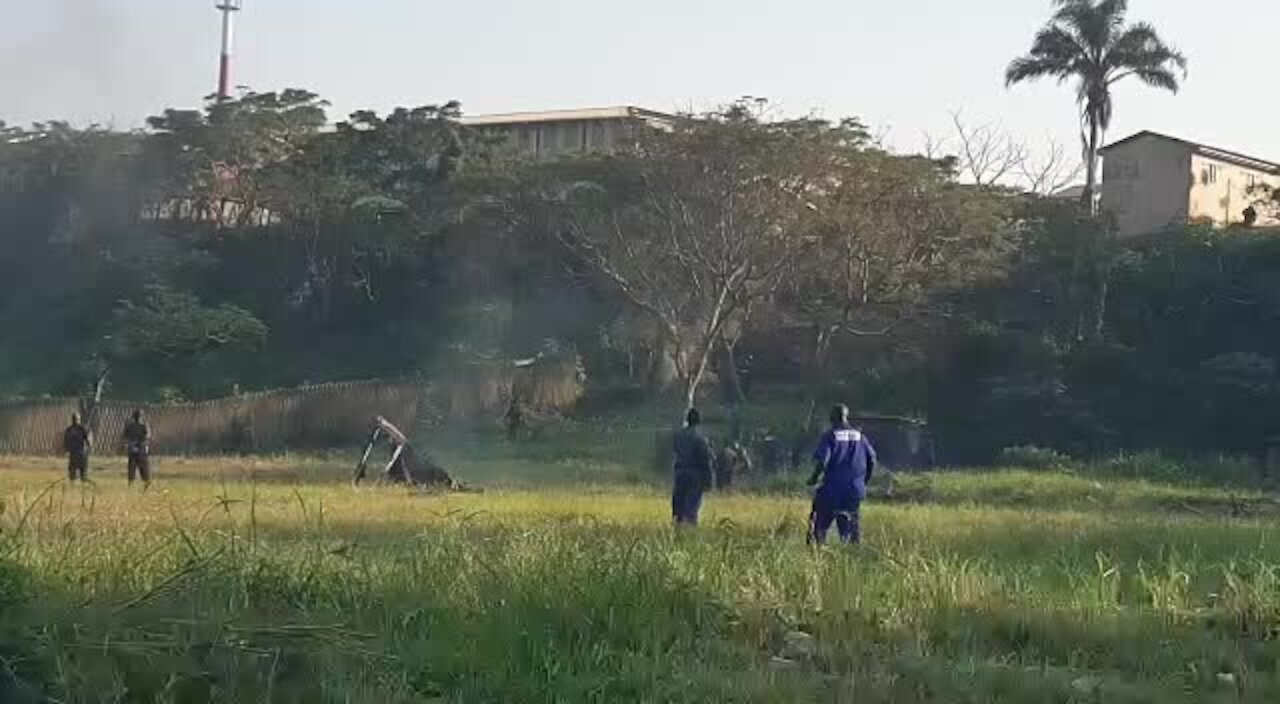 #Elections2019 - WATCH: Police take on land invaders in Cato Manor (eck)