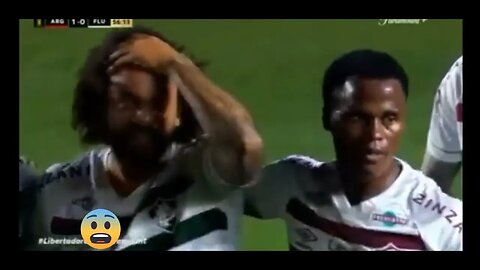 Marcelo quebra a perna do jogador do argentino Juniors é sai aos prantos