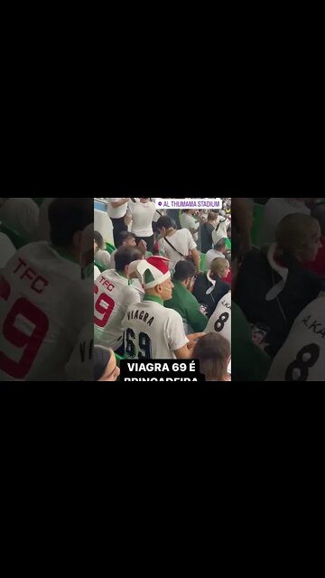 Torcedor do Irã com "VIAGRA 69" escrito na camisa