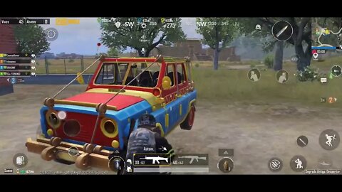 Jogando PUBG Mobile. (2)