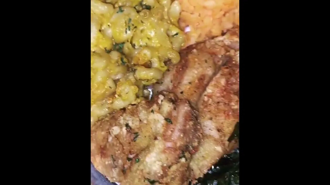 Shrimp with mac & cheese | @chefb.nyc on IG 🍤🐠 #shorts